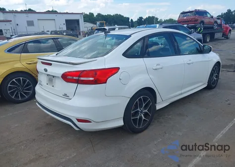 2016 Ford Focus Se z USA, uszkodzony, nr VIN 1FADP3F22GL401877